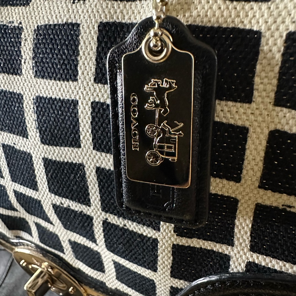 Chic Black and White Checkered Coach Bag NWOT - Picture 3 of 14